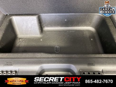 Used 2024 Jeep Wrangler Unlimited w/ Convenience Group AWD/4WD image 31
