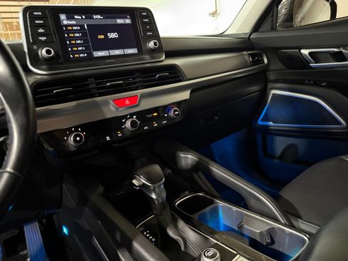 Used 2021 Kia Telluride LX FWD image 24