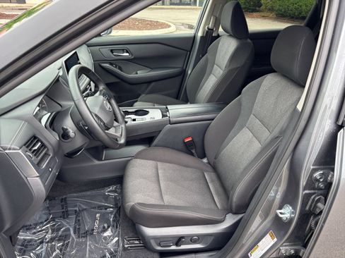 Used 2025 Nissan Rogue SV FWD image 39