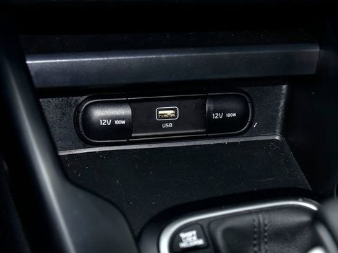 Certified 2025 Kia Soul LX w/ LX Technology Package FWD image 21