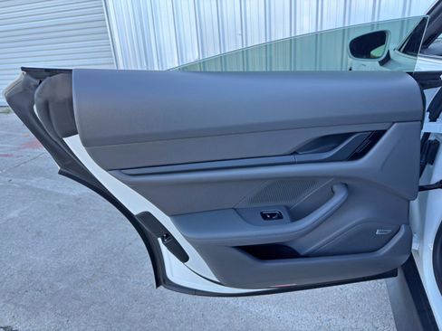 Used 2020 Porsche Taycan 4S image 45