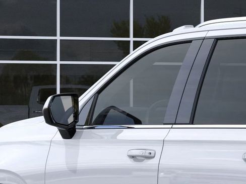 New 2026 Chevrolet Suburban LS image 12