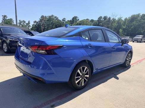 Used 2024 Nissan Versa SV FWD image 7