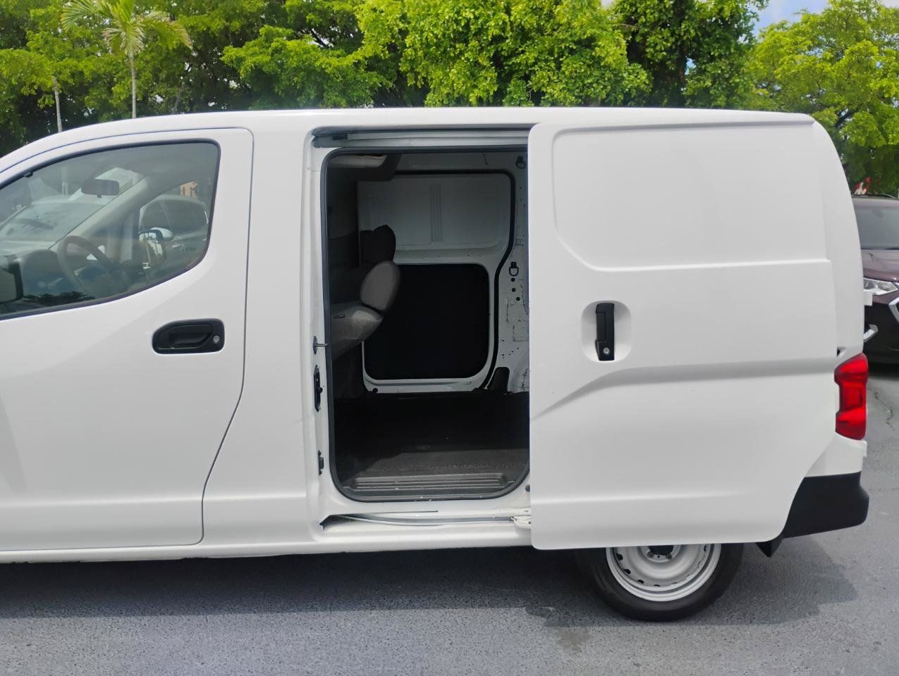 Used 2020 Nissan NV200 S w/ Back Door Glass Package FWD image 5