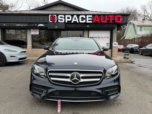 Used 2017 Mercedes-Benz E 300 4MATIC image 2