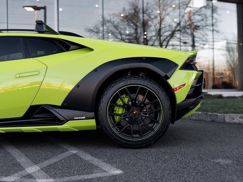 Used 2024 Lamborghini Huracan Sterrato image 23