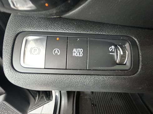 Used 2026 Chevrolet Equinox LT w/ Convenience Package II FWD image 18