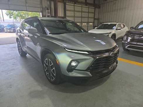 Used 2025 Chevrolet Blazer RS FWD image 6