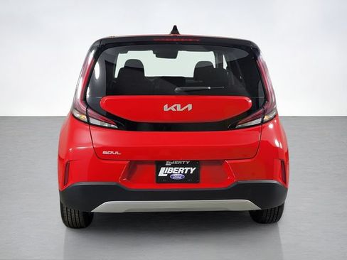 Used 2025 Kia Soul LX w/ LX Technology Package FWD image 4