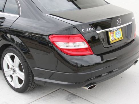 Used 2011 Mercedes-Benz C 300 4MATIC Sedan image 12