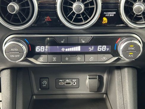 Used 2025 Nissan Sentra SR w/ Midnight Edition FWD image 18