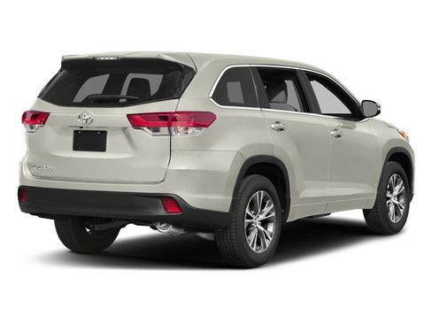 Used 2018 Toyota Highlander Plus AWD/4WD image 10
