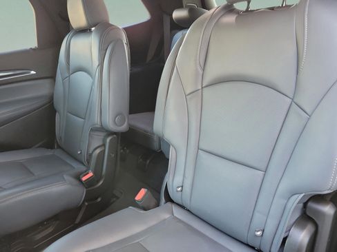 Used 2024 Buick Enclave Premium image 21