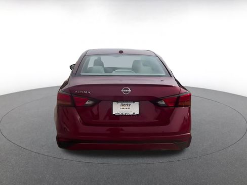 Used 2025 Nissan Altima 2.5 SV FWD image 12