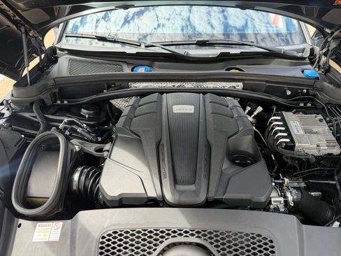 Used 2021 Porsche Macan S AWD/4WD image 18