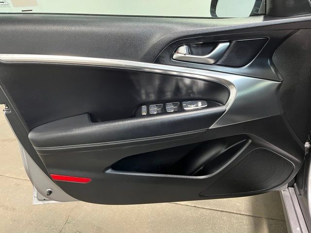 Used 2025 Genesis G70 2.5T RWD image 20