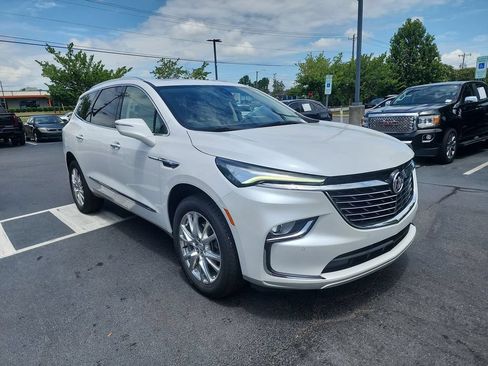 Certified 2023 Buick Enclave Essence w/ Experience Buick Package FWD image 2