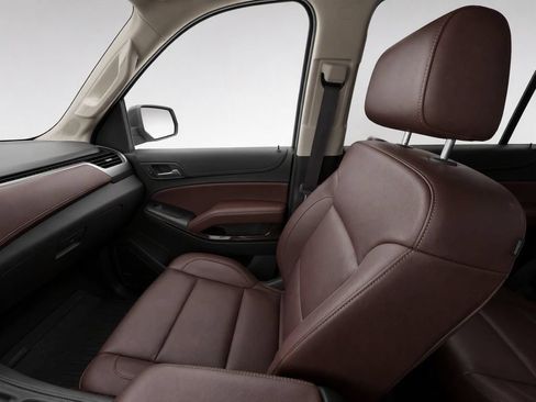 Used 2018 Chevrolet Suburban Premier RWD image 30