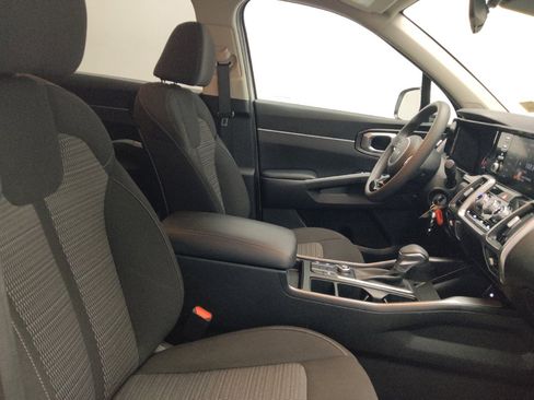 Used 2023 Kia Sorento LX FWD image 21