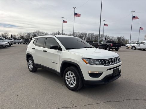 Used 2017 Jeep Compass Sport image 1