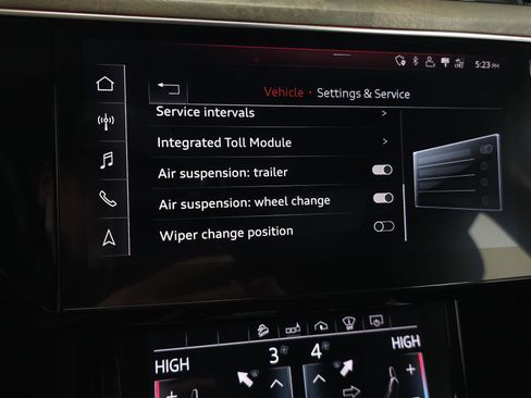 Used 2019 Audi e-tron Prestige w/ Prestige Package image 26