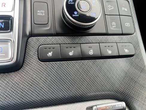 Certified 2025 Hyundai Palisade Limited AWD/4WD image 19