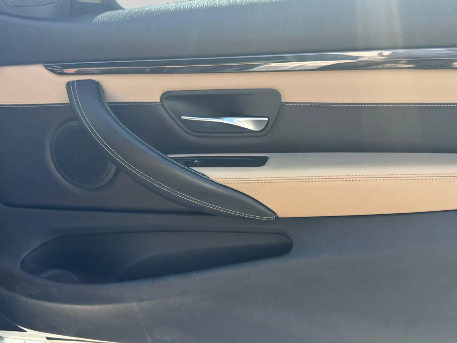 Used 2015 BMW M4 Convertible RWD image 23