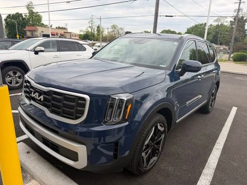 Certified 2025 Kia Telluride S AWD/4WD image 2