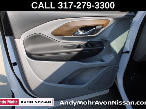 Used 2020 GMC Terrain SLE w/ Driver Convenience Package FWD image 18