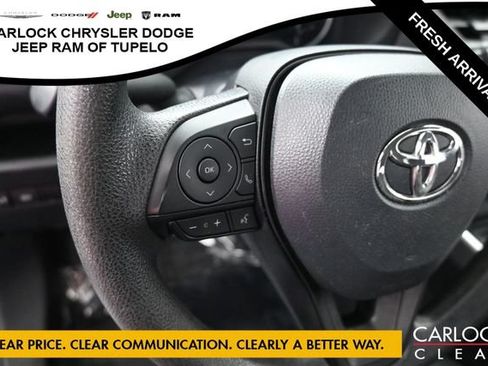 Used 2024 Toyota RAV4 XLE FWD image 17