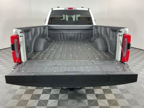 Used 2024 Ford F450 Platinum w/ FX4 Off-Road Package image 7