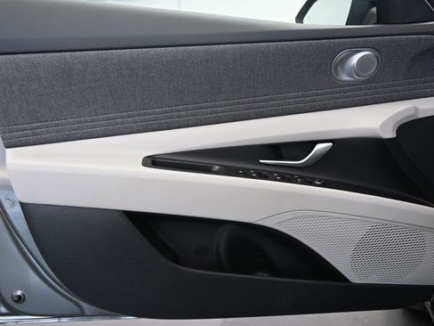 New 2026 Hyundai Elantra Limited image 23