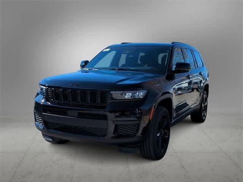 New 2025 Jeep Grand Cherokee L Altitude image 4