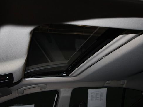 Used 2024 Nissan Altima 2.5 SR w/ SR Premium Package image 18