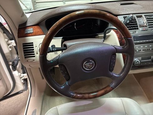 Used 2008 Cadillac DTS FWD image 19