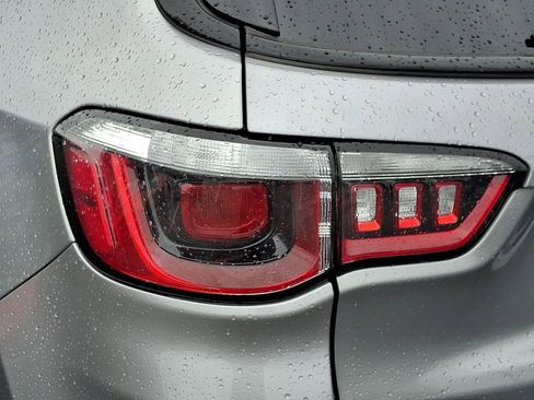 Used 2020 Jeep Compass Latitude image 11