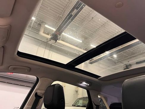 Used 2018 Cadillac XT5 Premium Luxury w/ Driver Assist Package AWD/4WD image 33