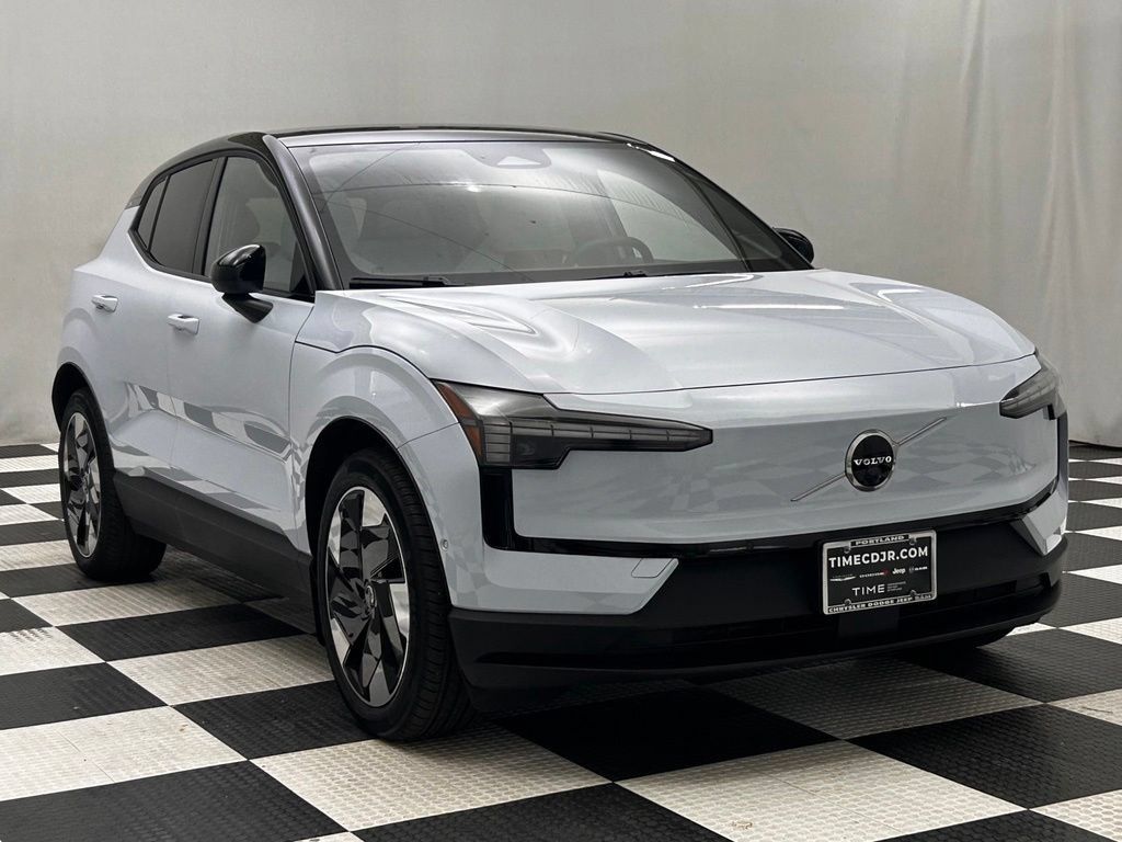 Used 2025 Volvo EX30 Ultra AWD/4WD image 2