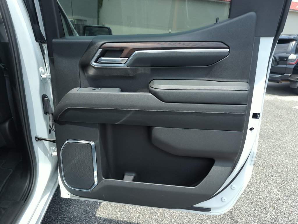 Used 2024 GMC Sierra 1500 SLT AWD/4WD image 28