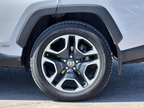 Certified 2022 Toyota RAV4 XLE w/ Convenience Package AWD/4WD image 24
