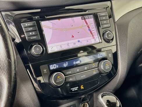 Used 2020 Nissan Rogue Sport SL w/ Premium Package FWD image 16