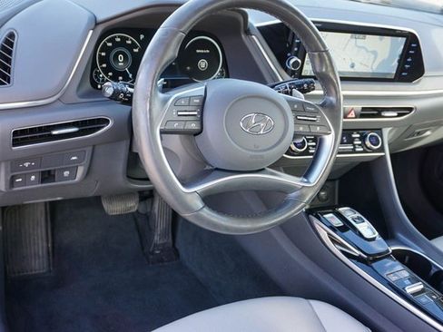 Used 2021 Hyundai Sonata Limited w/ Preferred Accessory Package image 10