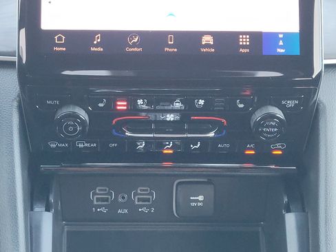 New 2025 Jeep Grand Cherokee Limited w/ Luxury Tech Group II image 17