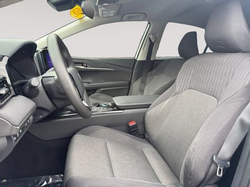 Used 2025 Toyota Camry LE FWD image 9