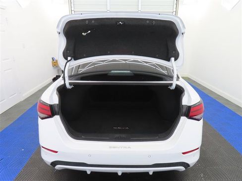 Used 2025 Nissan Sentra SV FWD image 12