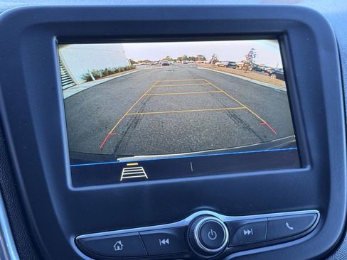 Used 2019 Chevrolet Equinox LS w/ LS Convenience Package image 15