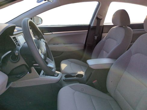 Used 2019 Hyundai Elantra SE FWD image 14
