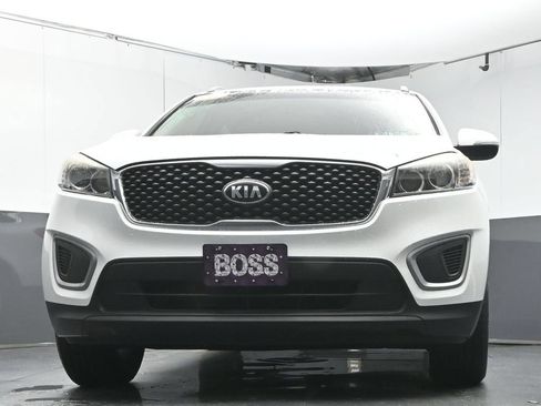 Used 2018 Kia Sorento FWD image 32