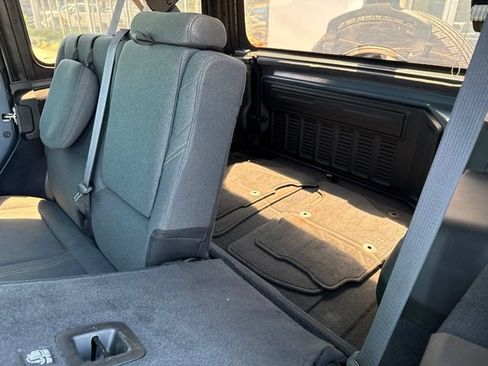 Certified 2024 Jeep Wrangler Unlimited w/ Convenience Group AWD/4WD image 21