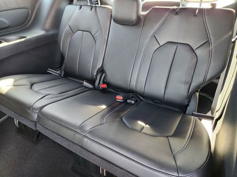 New 2026 Chrysler Pacifica Select image 21